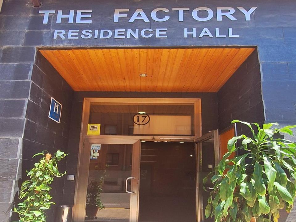 The Factory Residence Hall Segovia Eksteriør bilde
