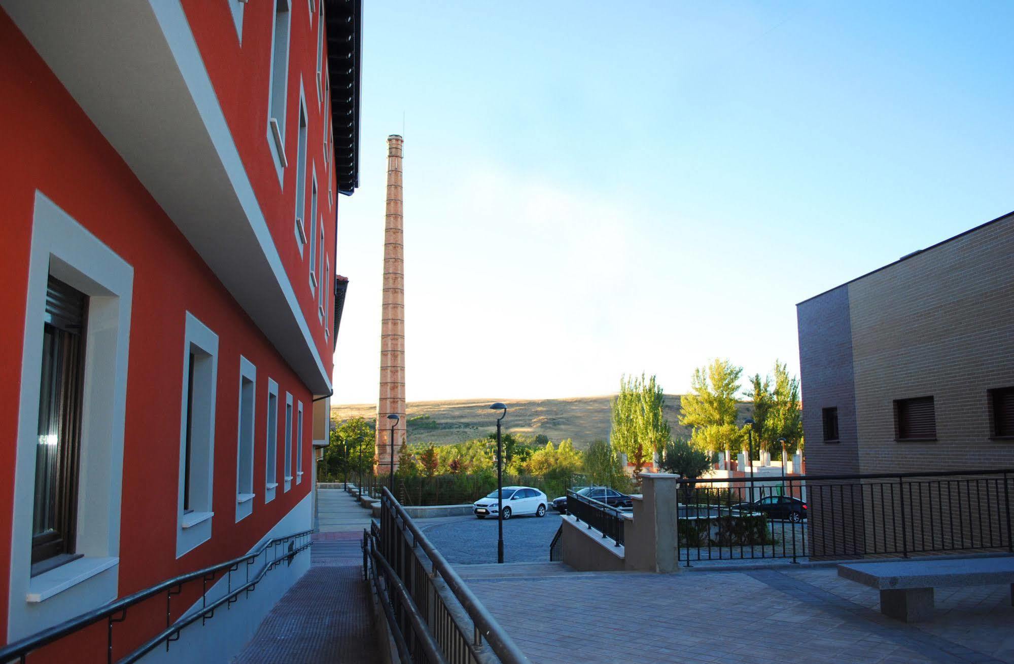 The Factory Residence Hall Segovia Eksteriør bilde